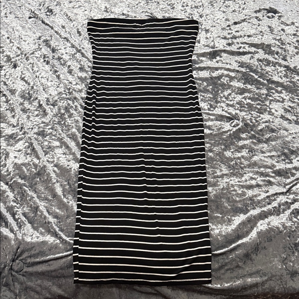 Striped Black and White Strapless Bodycon Dress